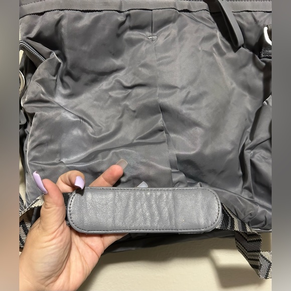 Used lulu lemon bag- grey and off white - Picture 6 of 16